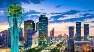 "Kazajistán como el Nuevo Centro del Comercio Digital de Eurasia" Explora cómo Kazajistán está utilizando su posición geográfica para desarrollar un mercado digital transcontinental, conectando Asia y Europa.
